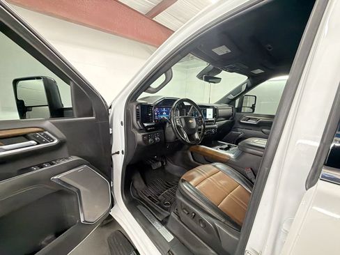 Certified 2024 Chevrolet Silverado 2500 High Country w/ High Country Premium Package AWD/4WD image 10