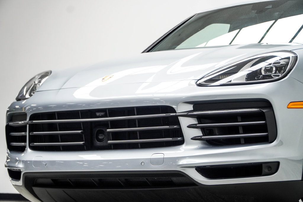 Used 2023 Porsche Cayenne w/ Premium Package AWD/4WD image 2
