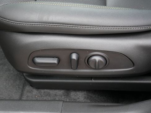 Used 2025 Chevrolet Trax ACTIV w/ Driver Confidence Package FWD image 19