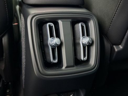 Certified 2023 Volvo XC40 Recharge Ultimate w/ Protection Package Premier AWD/4WD image 27