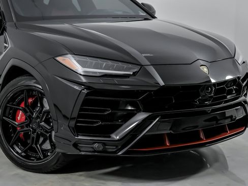 Used 2020 Lamborghini Urus image 3