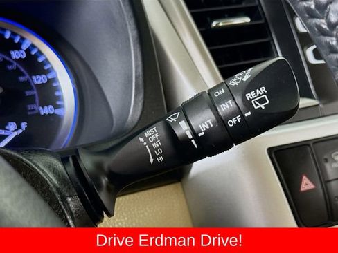 Used 2019 Toyota Highlander XLE FWD image 16