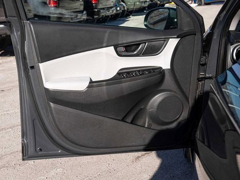 Used 2023 Hyundai Kona SEL image 11