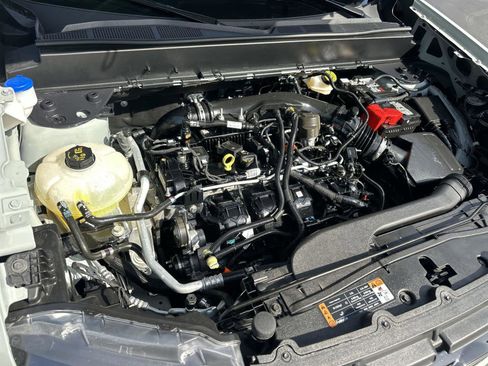 Used 2024 Ford Maverick Lariat w/ Black Appearance Package image 9