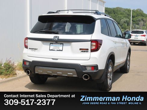 Certified 2023 Honda Passport TrailSport image 2