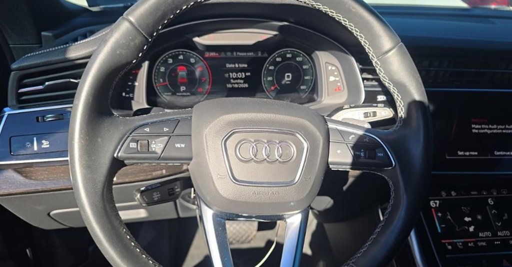 Used 2024 Audi Q8 Prestige w/ Prestige Package AWD/4WD image 3