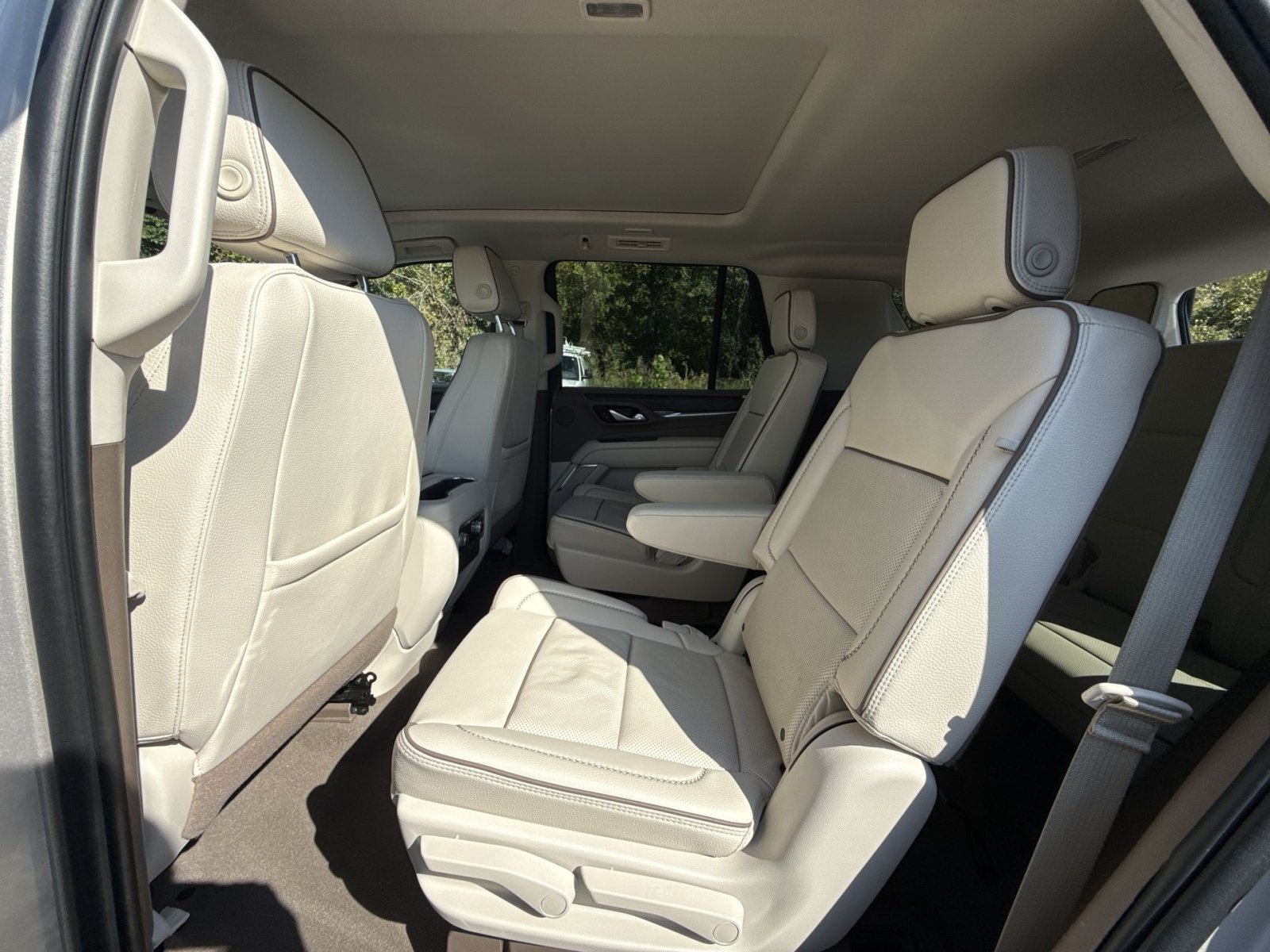 Used 2023 GMC Yukon Denali AWD/4WD image 26