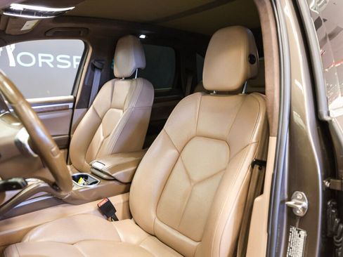 Used 2011 Porsche Cayenne Turbo w/ Premium Pkg Plus image 8