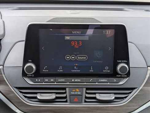 Used 2024 Nissan Altima 2.5 SV image 9