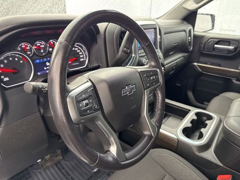 Used 2022 Chevrolet Silverado 1500 LT Trail Boss w/ Convenience Package II AWD/4WD image 9