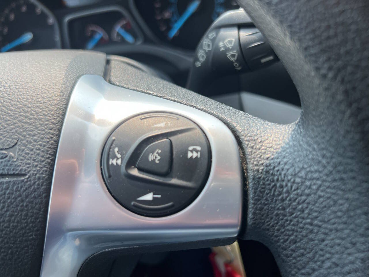 Used 2015 Ford Escape SE w/ Equipment Group 201A FWD image 18