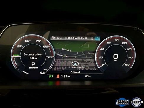Used 2022 Audi e-tron Premium Plus w/ Premium Plus Package AWD/4WD image 16