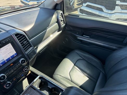 Used 2020 Ford Expedition Platinum image 41