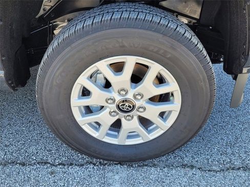 New 2024 Toyota Tacoma 4x4 Double Cab image 9
