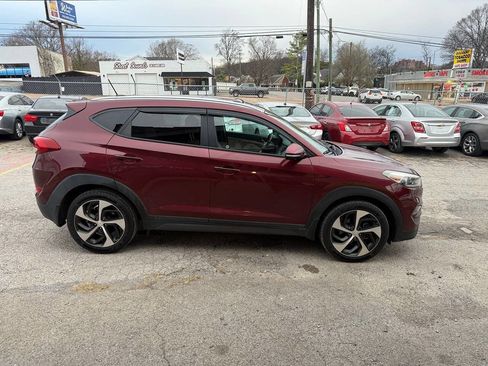Used 2016 Hyundai Tucson Sport image 6
