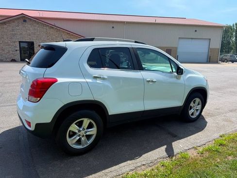 Used 2018 Chevrolet Trax LT w/ LT Convenience Package AWD/4WD image 4