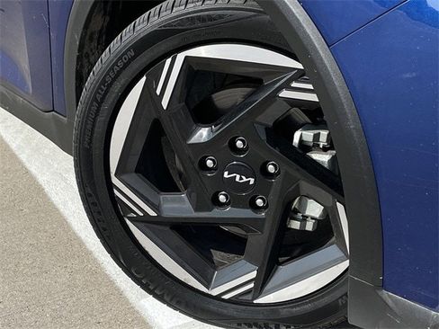 Used 2025 Kia K4 EX image 8