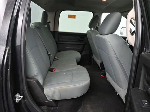 Used 2018 RAM 2500 Tradesman w/ Chrome Appearance Group image 7