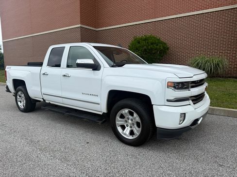 Used 2016 Chevrolet Silverado 1500 LTZ Z71 w/ LTZ Plus Package AWD/4WD image 18