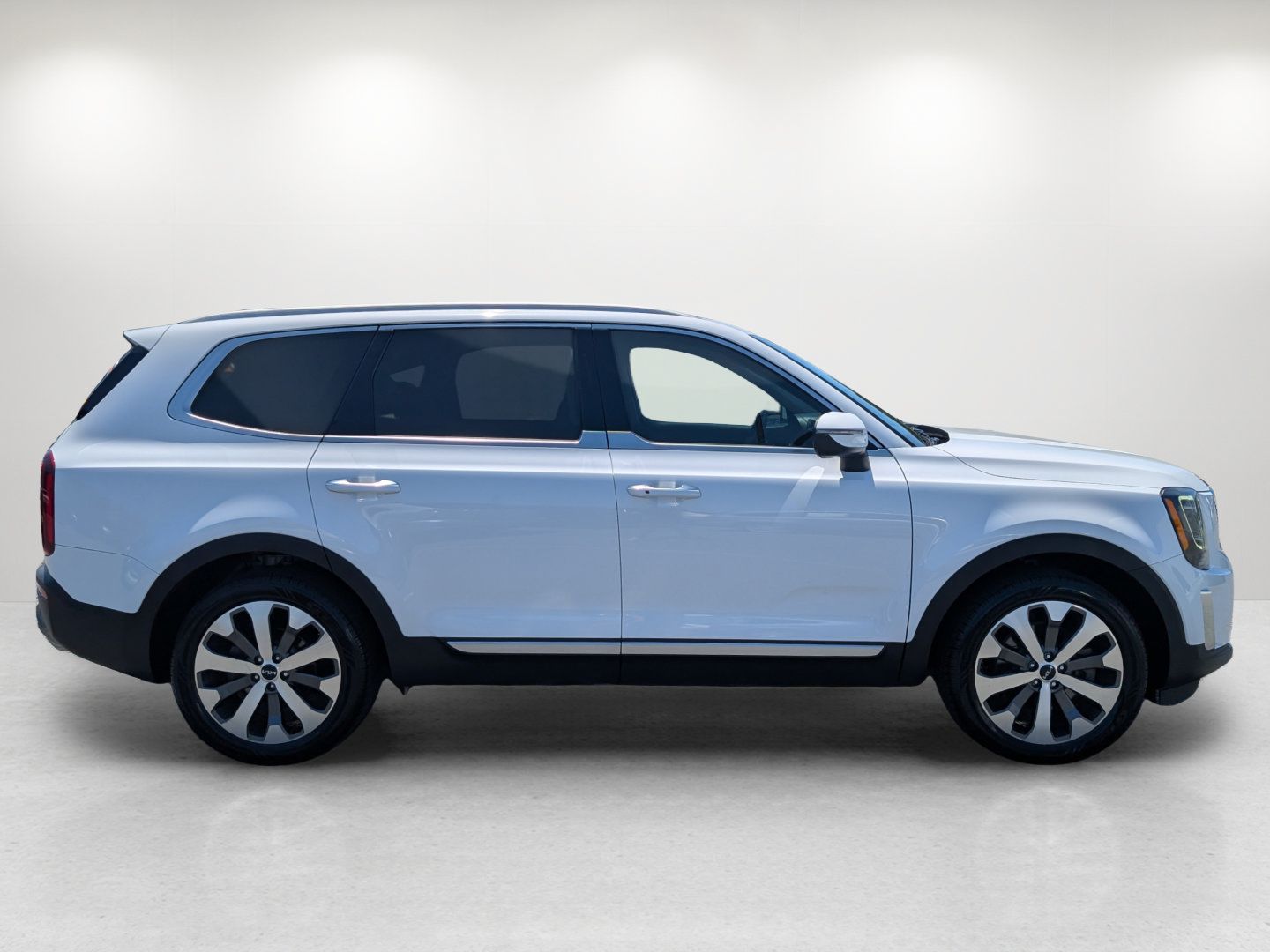 Used 2022 Kia Telluride S FWD image 4