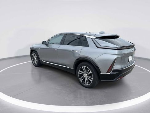 Certified 2024 Cadillac Lyriq Luxury AWD/4WD image 7