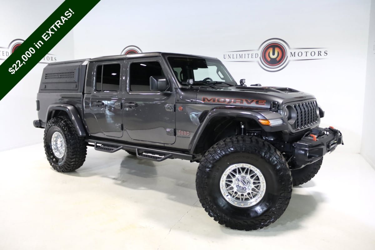 Used 2026 Jeep Gladiator Mojave AWD/4WD image 1