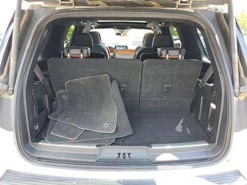 Used 2019 Lincoln Navigator Reserve AWD/4WD image 7