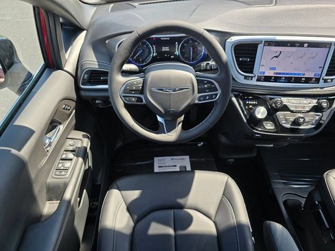Used 2026 Chrysler Pacifica Select FWD image 20