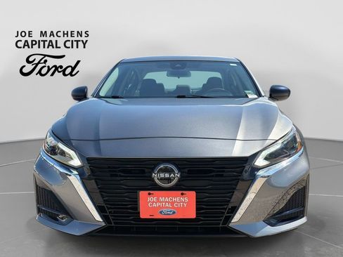 Used 2024 Nissan Altima 2.5 SV AWD/4WD image 10