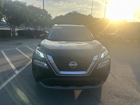 Certified 2023 Nissan Rogue SV w/ SV Premium B Package FWD image 2