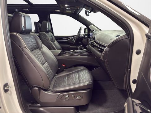 Used 2023 Cadillac Escalade V w/ Heavy-Duty Trailer Package image 29