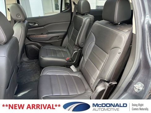 Used 2021 GMC Acadia Denali w/ Denali Ultimate Package AWD/4WD image 15