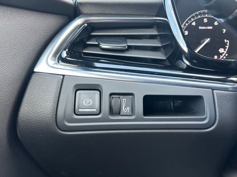 Used 2025 Cadillac XT6 Luxury image 53