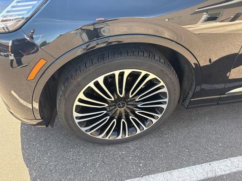 Used 2025 Lincoln Aviator Black Label AWD/4WD image 4