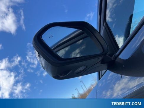 Certified 2022 Ford Explorer Platinum w/ Equipment Group 601A image 46