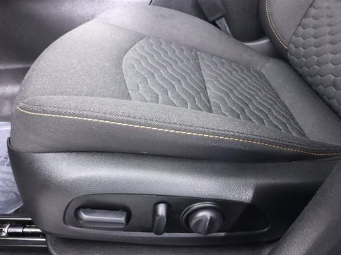 Used 2021 Chevrolet Equinox LT FWD image 29