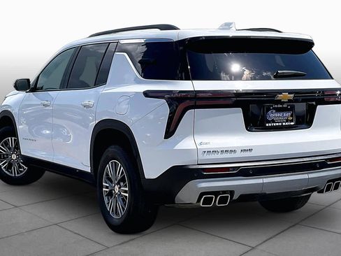 Used 2025 Chevrolet Traverse LT AWD/4WD image 12