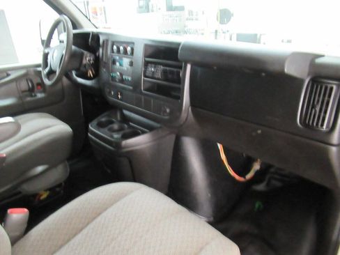 Used 2014 GMC Savana 3500 Extended image 15