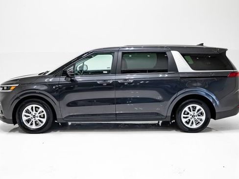 Used 2024 Kia Carnival LX FWD image 27