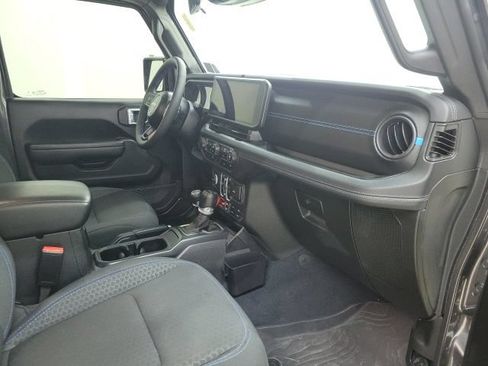 Used 2024 Jeep Wrangler Unlimited Rubicon 4xe w/ Convenience Group AWD/4WD image 20