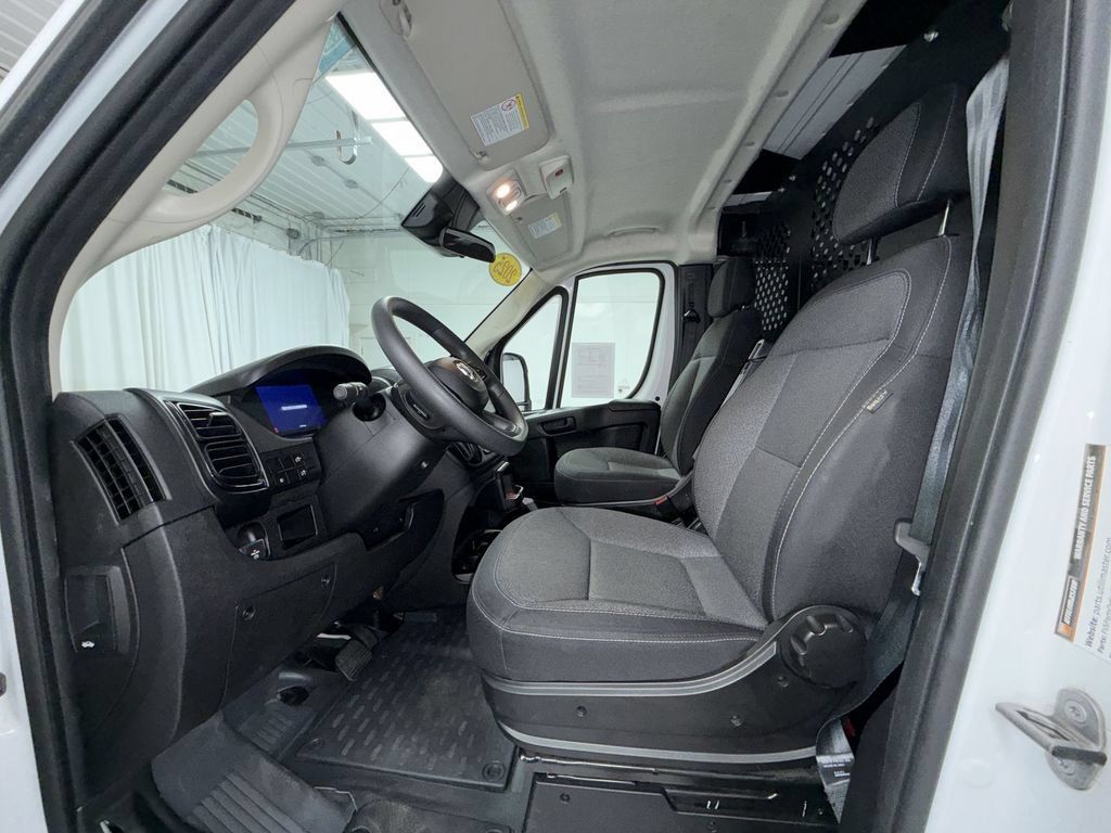 Used 2025 RAM ProMaster 2500 w/ U-Haul Equipment Group FWD image 15