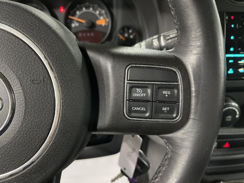 Used 2017 Jeep Patriot Latitude image 18