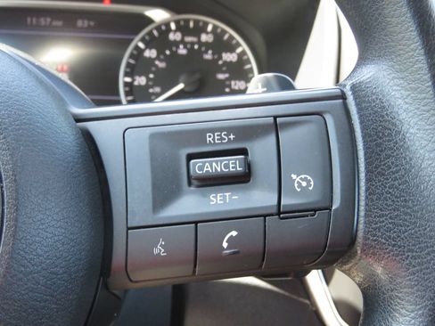 Used 2023 Nissan Rogue S AWD/4WD image 22