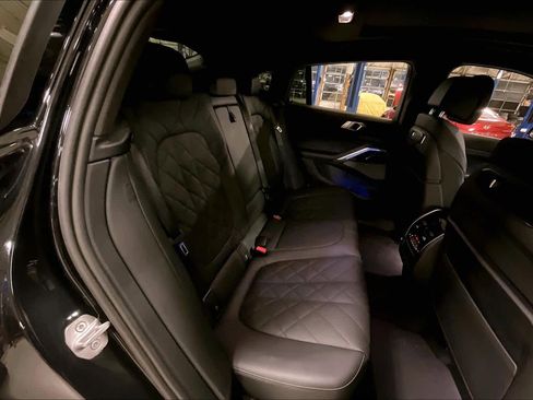 Used 2025 BMW X6 xDrive40i w/ Climate Comfort Package image 19