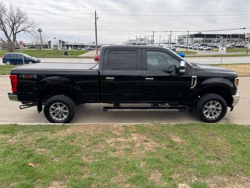 Used 2018 Ford F250 Lariat w/ Chrome Package image 6