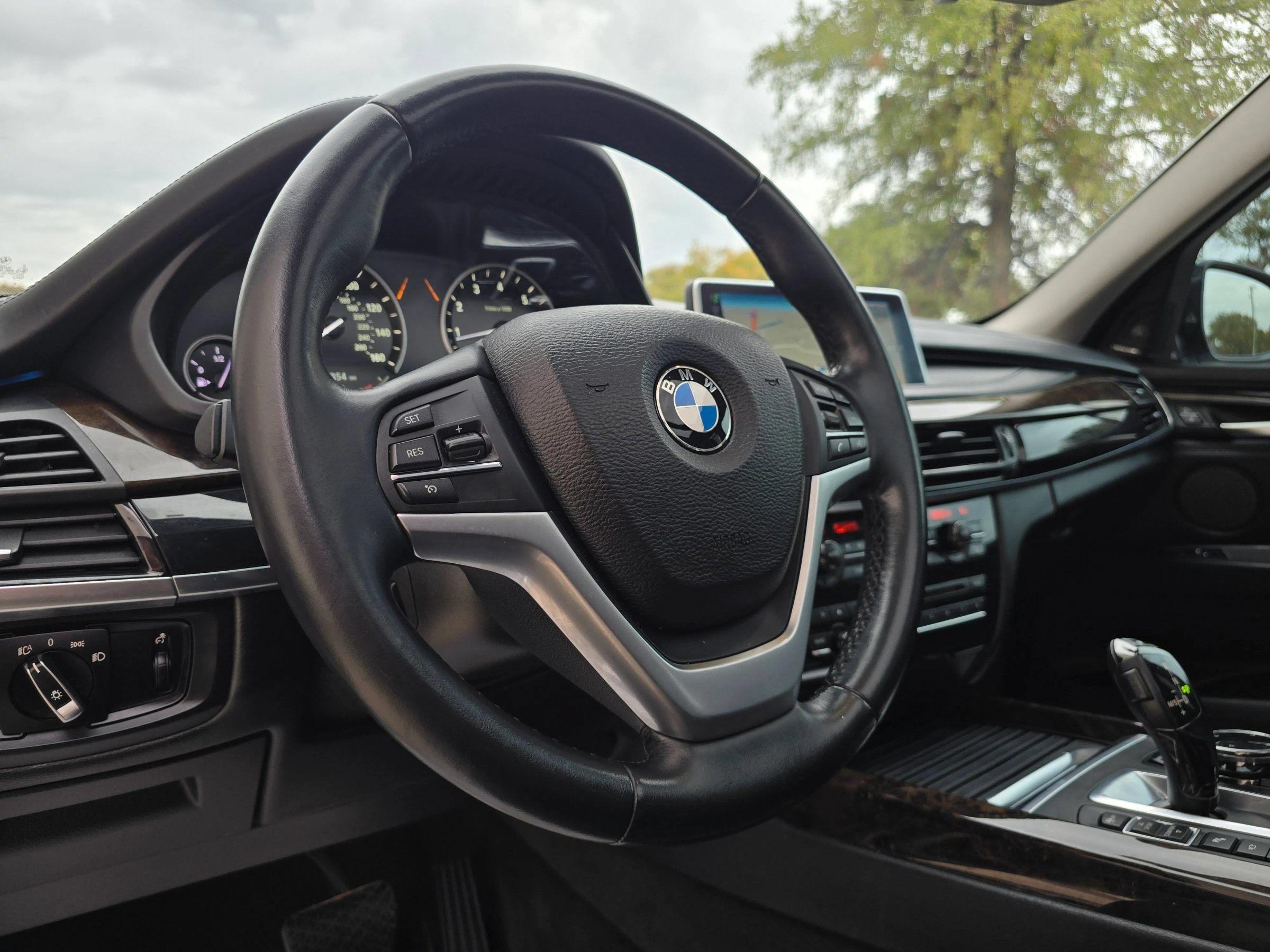 Used 2015 BMW X5 xDrive50i AWD/4WD image 29
