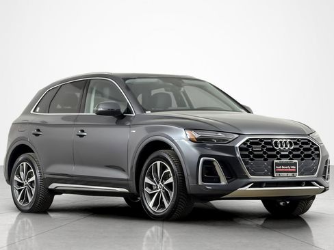Used 2023 Audi Q5 2.0T Premium Plus w/ Premium Plus Package AWD/4WD image 7