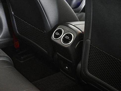 Certified 2025 Mercedes-Benz CLA 35 AMG 4MATIC image 19