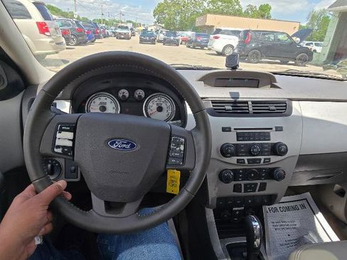 Used 2010 Ford Focus SEL FWD image 16