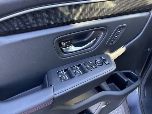 Used 2025 Honda Pilot Black Edition image 16